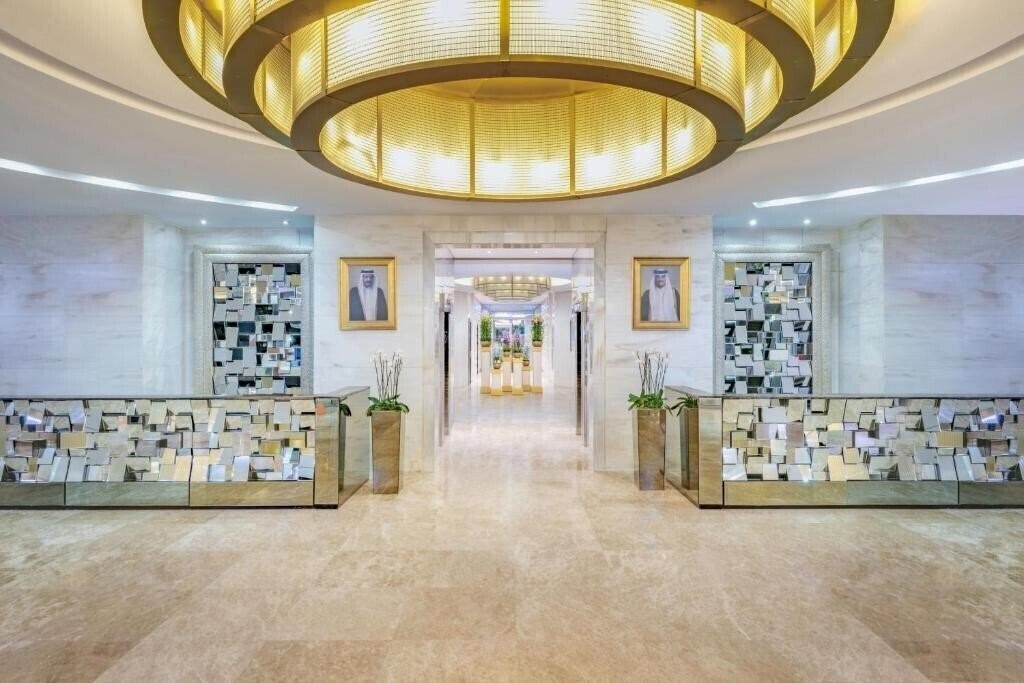Отель Qabila West Bay 5*
