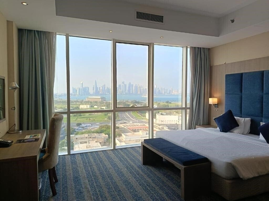 Готель The Castle Premium Hotel 3*