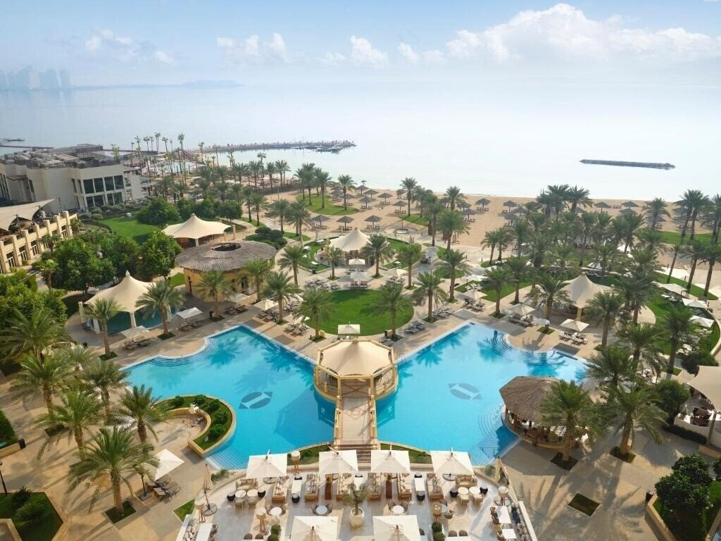 Готель Intercontinental Doha Beach & SPA, An IHG Hotel 5*