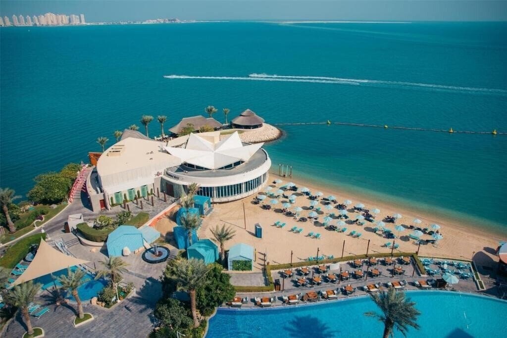 Готель Hilton Doha Westbay 5*