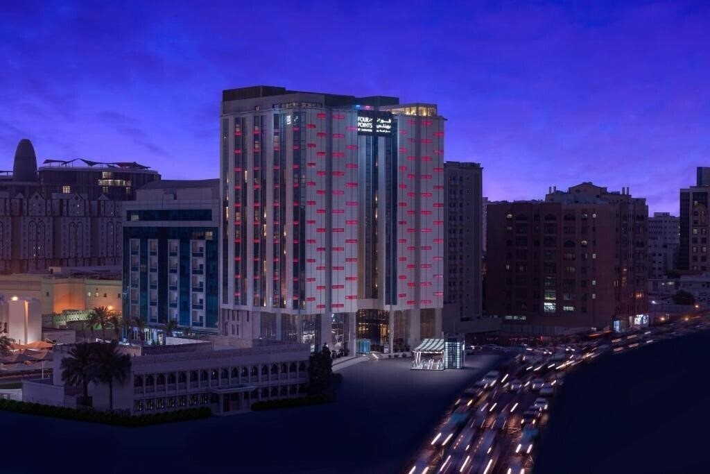 Готель Four Points by Sheraton Doha 4*