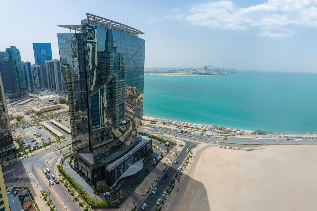 Готель W Doha Hotel & Residences 5*