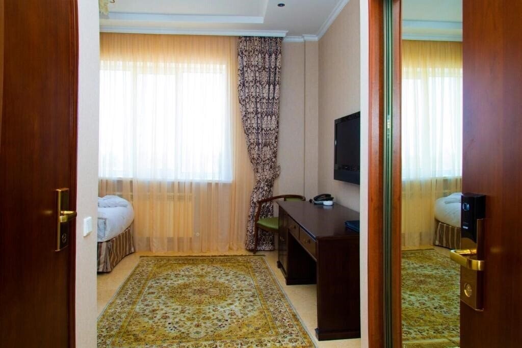 Зображення Royal Petrol Hotel 3*