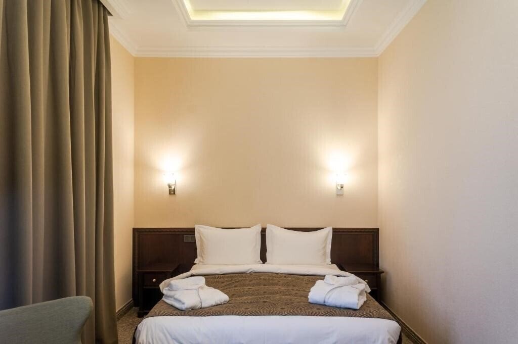 Фото Royal Plus Hotel 3*