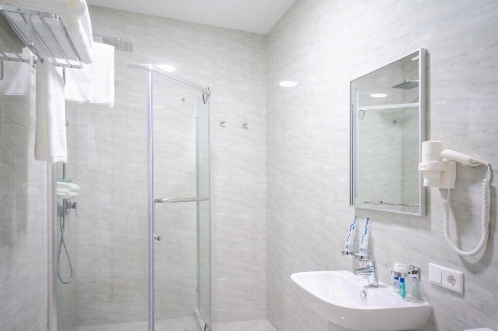 Фотографія Royal Plus Hotel 3*