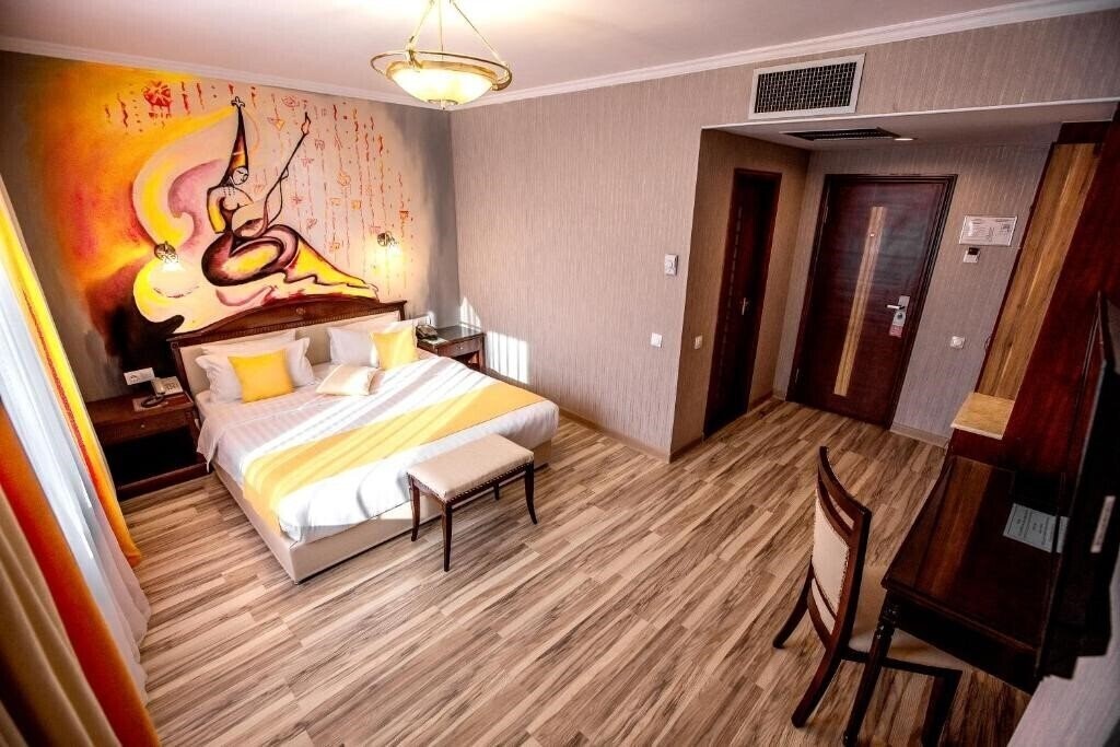 Фотография G Empire 4*