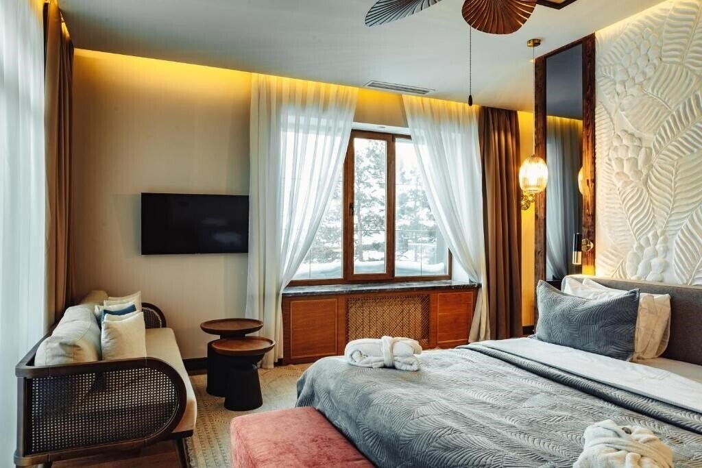Готель Dom U Ozera Boutique Hotel 4*