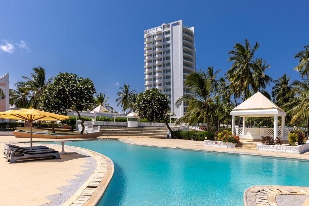 Изображение Sun N'Sand Beach Resort 4*