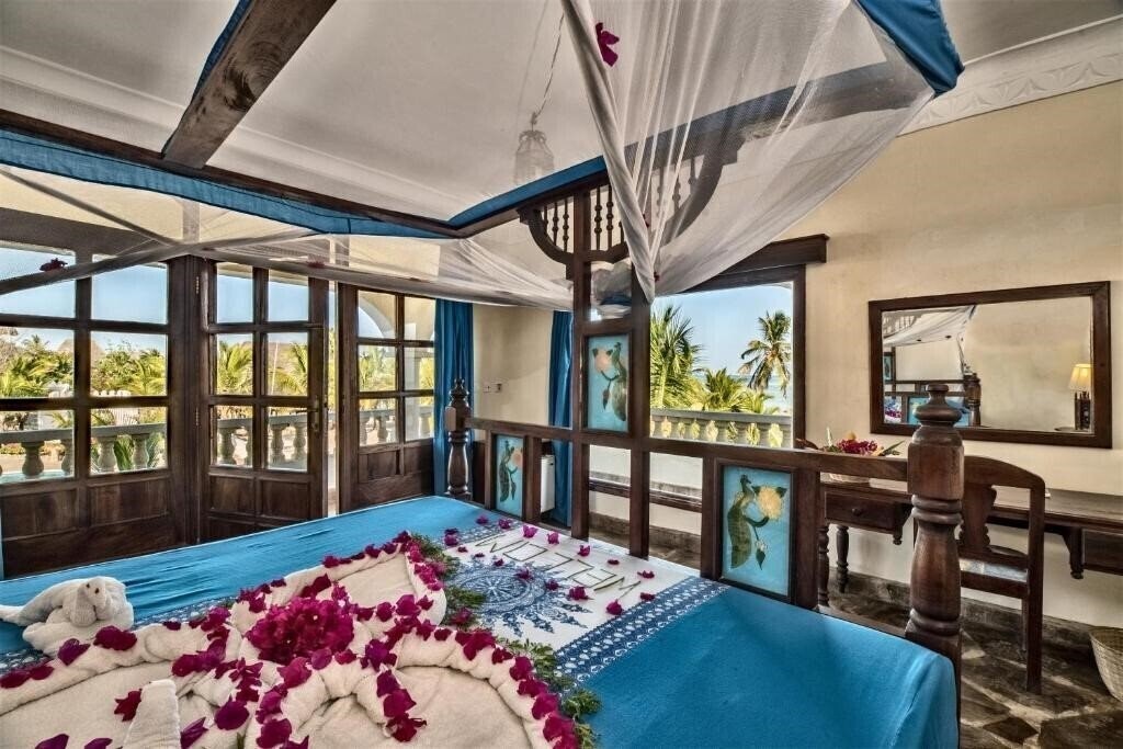 Фото Jumbo Resort Watamu 4*
