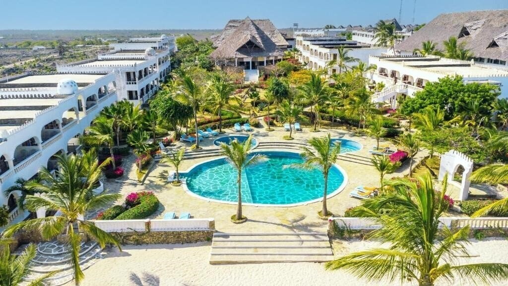 Фотографія Jumbo Resort Watamu 4*