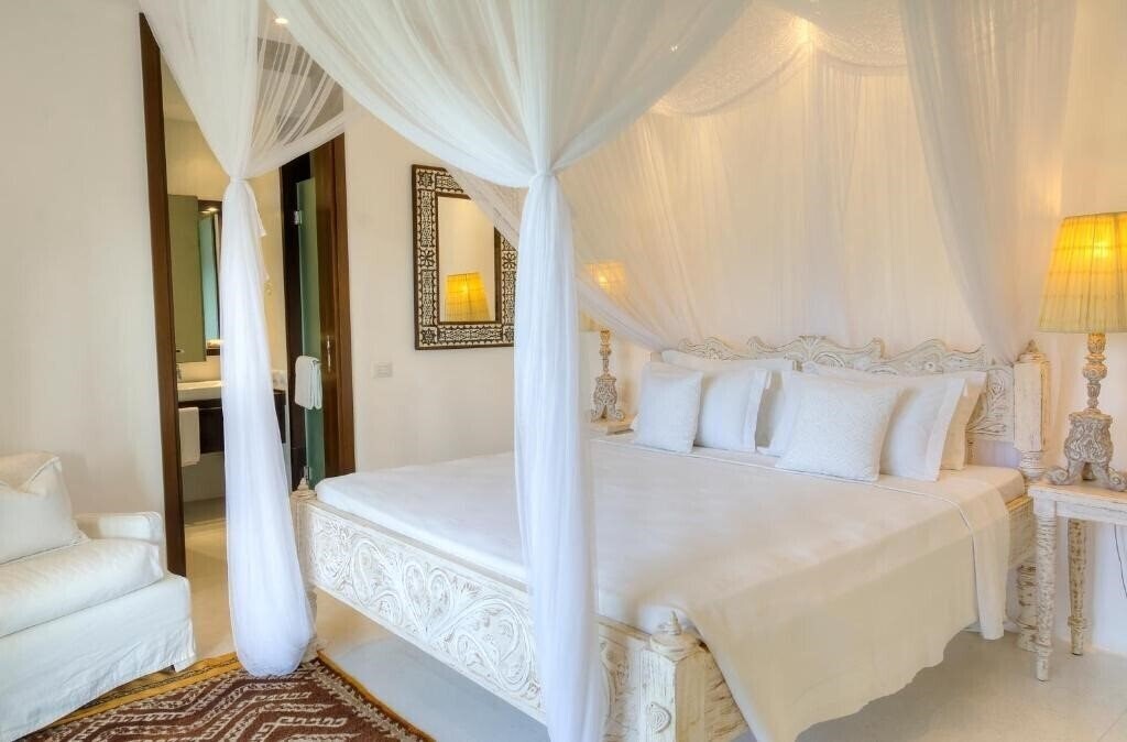Отель Billionaire Resort & Retreat 5*
