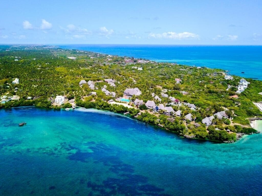 Отель Temple Point Resort 4*