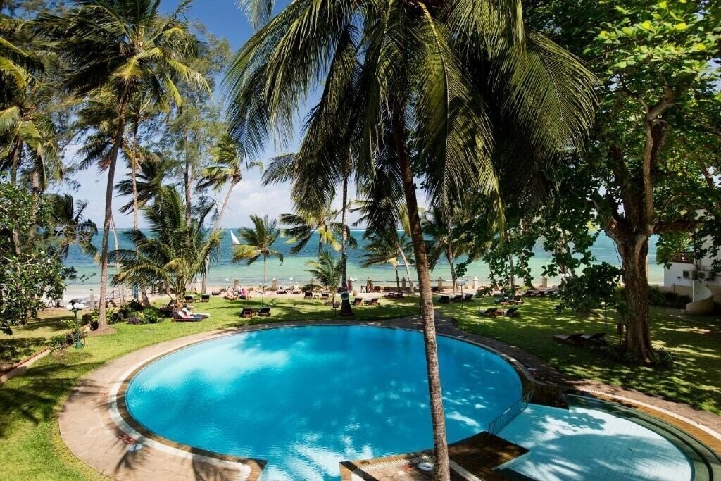 Готель Neptune Beach Resort 4*