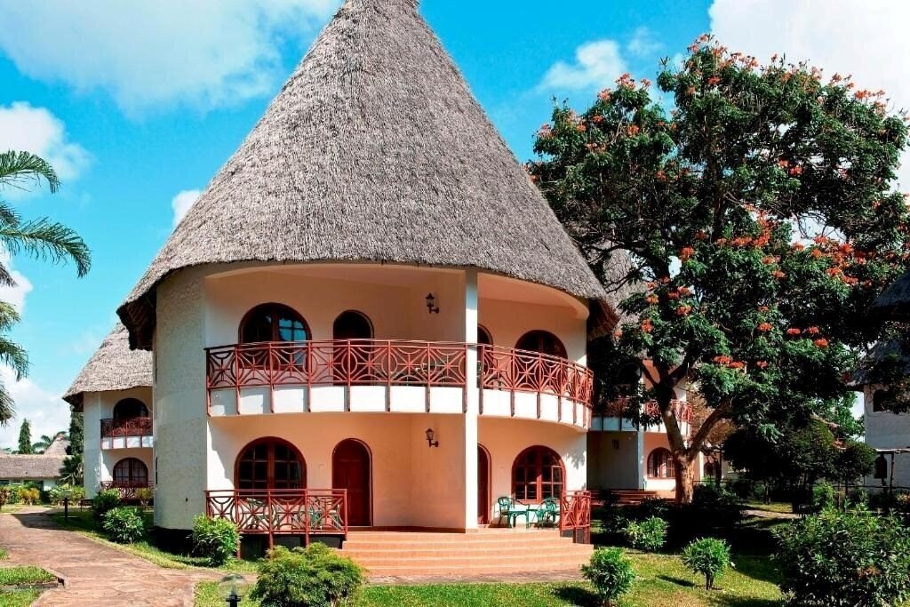Отель Neptune Paradise Resort 4*