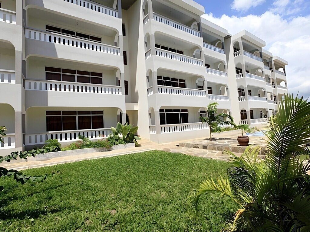 Готель Nightingale Apartments 4*