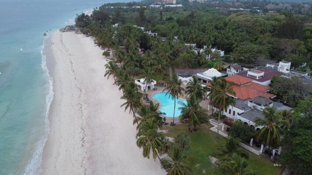 Отель Jacaranda Indian Ocean Beach Resort 5*