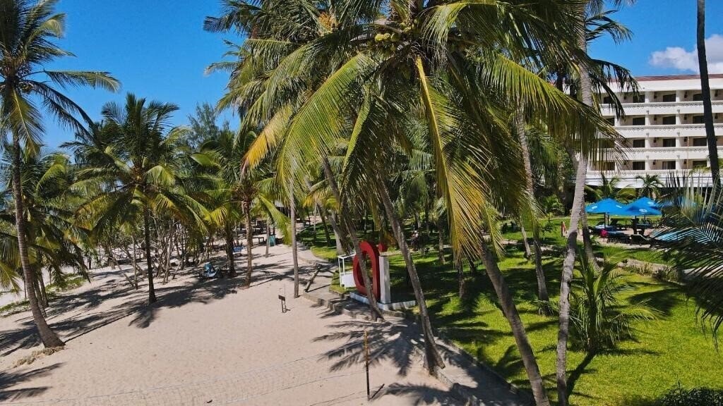 Картинка Continental Beach Resort 4*
