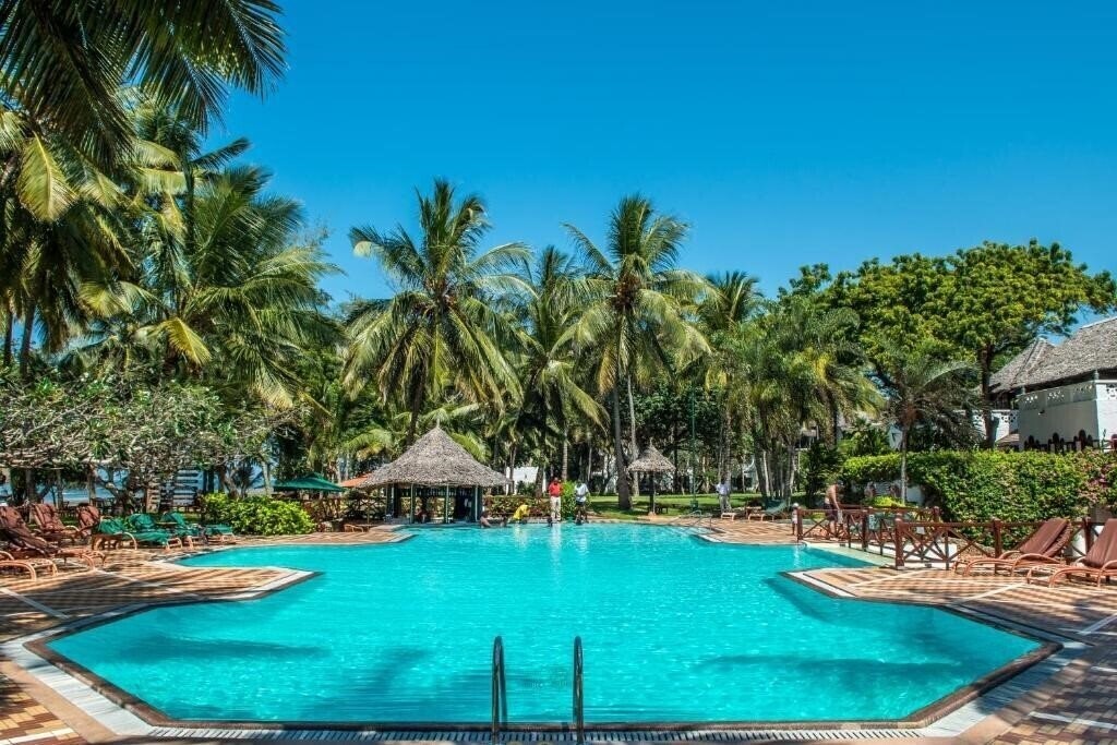 Отель Serena Beach 5*