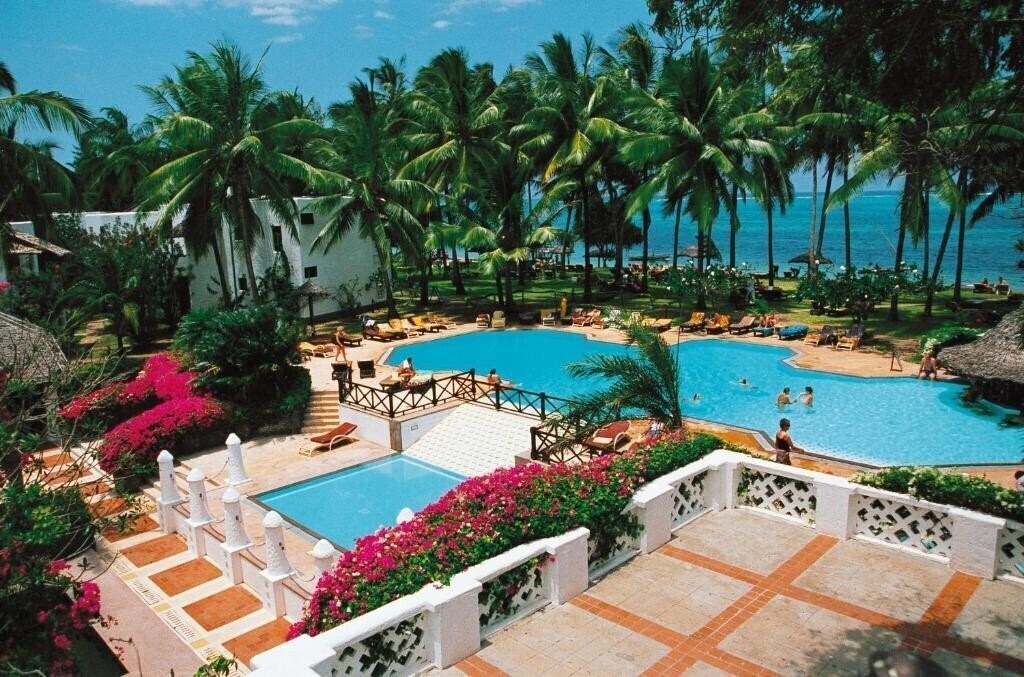 Фото Serena Beach 5*