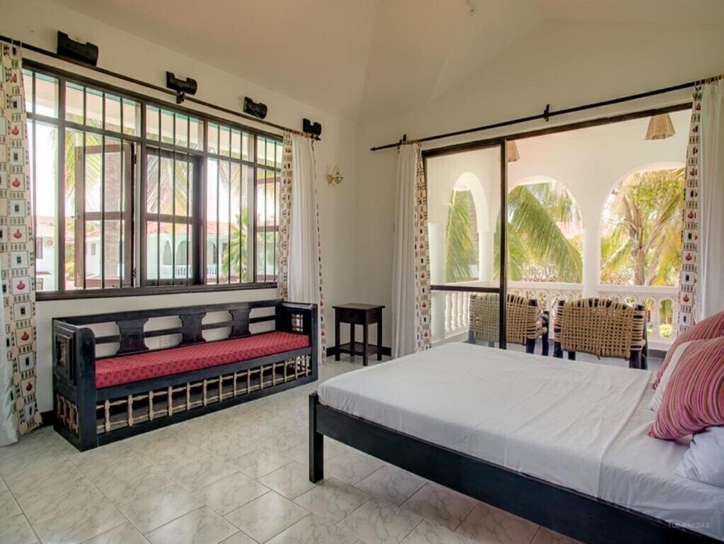 Изображение Bahari Dhow Beach Villas Villa вилла