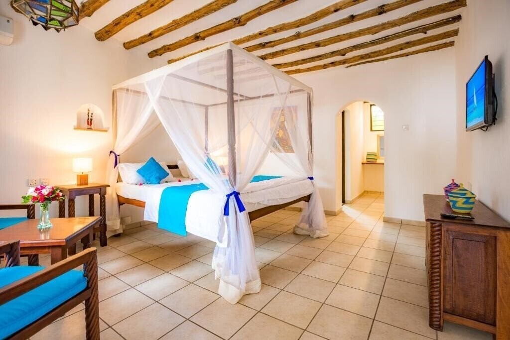 Готель Diani Sea Lodge 3*