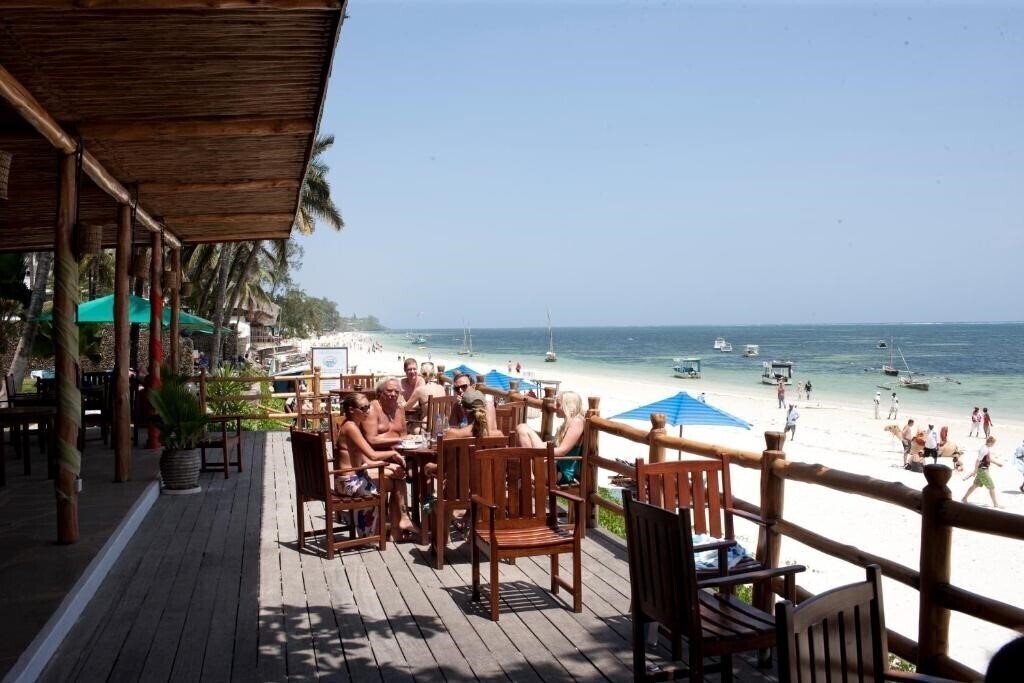 Фотографія Travellers Beach Hotel & Club 4*