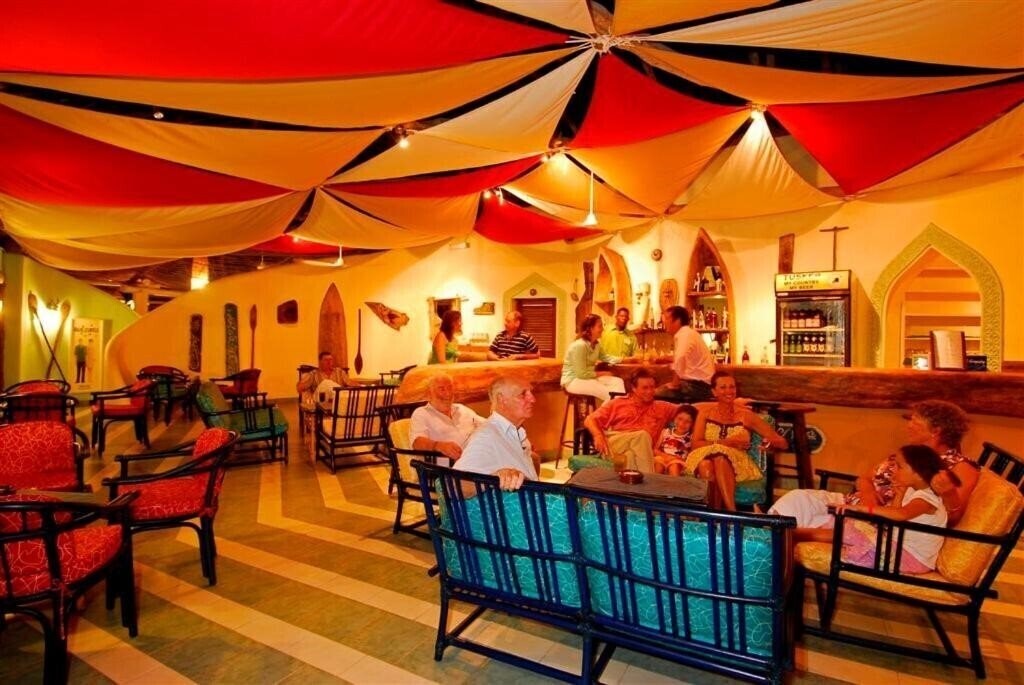 Готель Turtle Bay Beach Club 3*