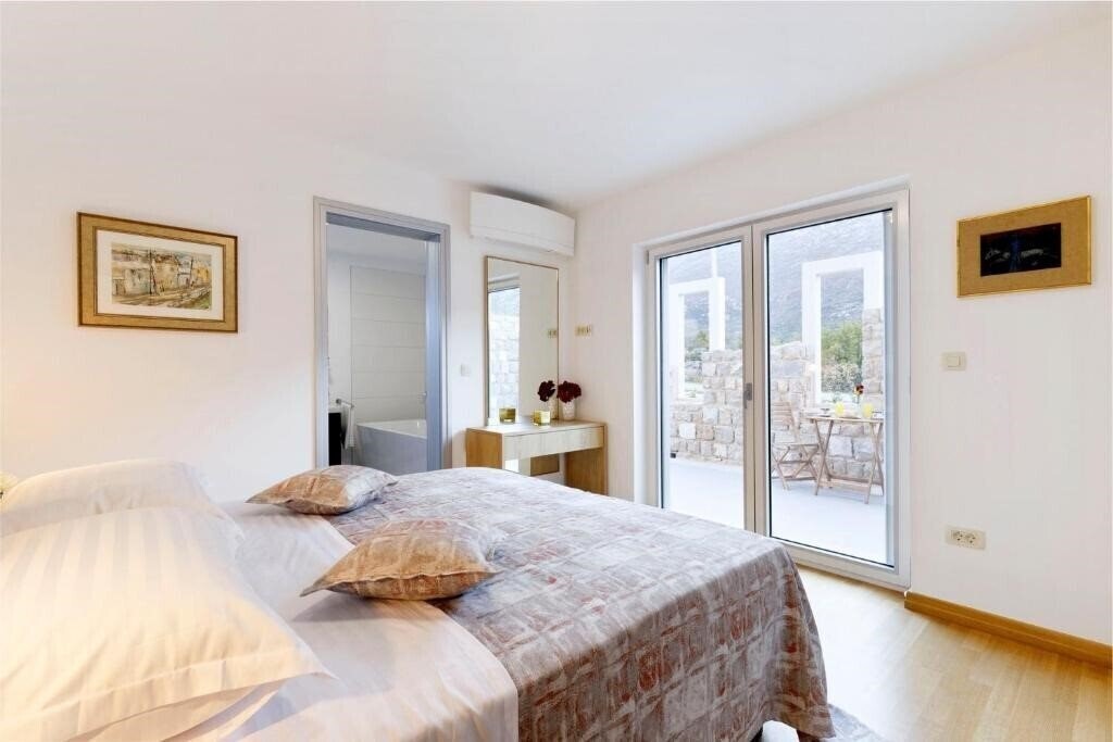 Фото Villa Jure 4*