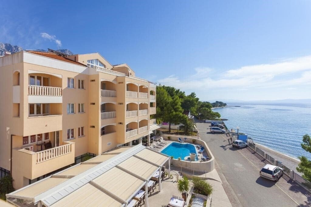Готель Aparthotel Milenij Baska Voda 4*