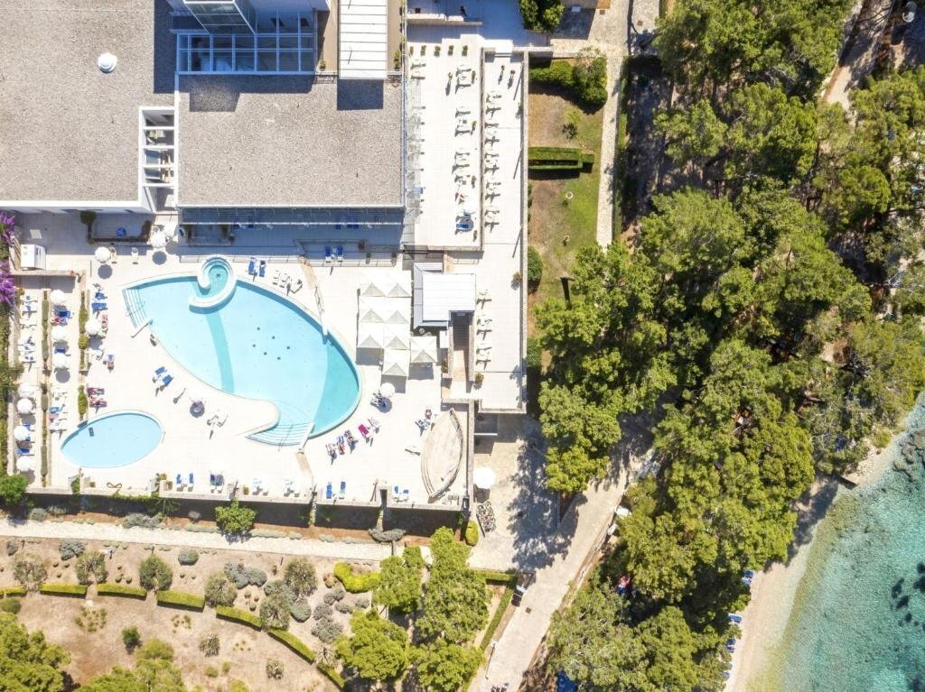 Отель Bluesun Hotel Elaphusa 4*