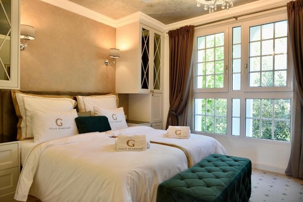 Фото Villa Giardino Heritage Boutique Hotel Bol 4*
