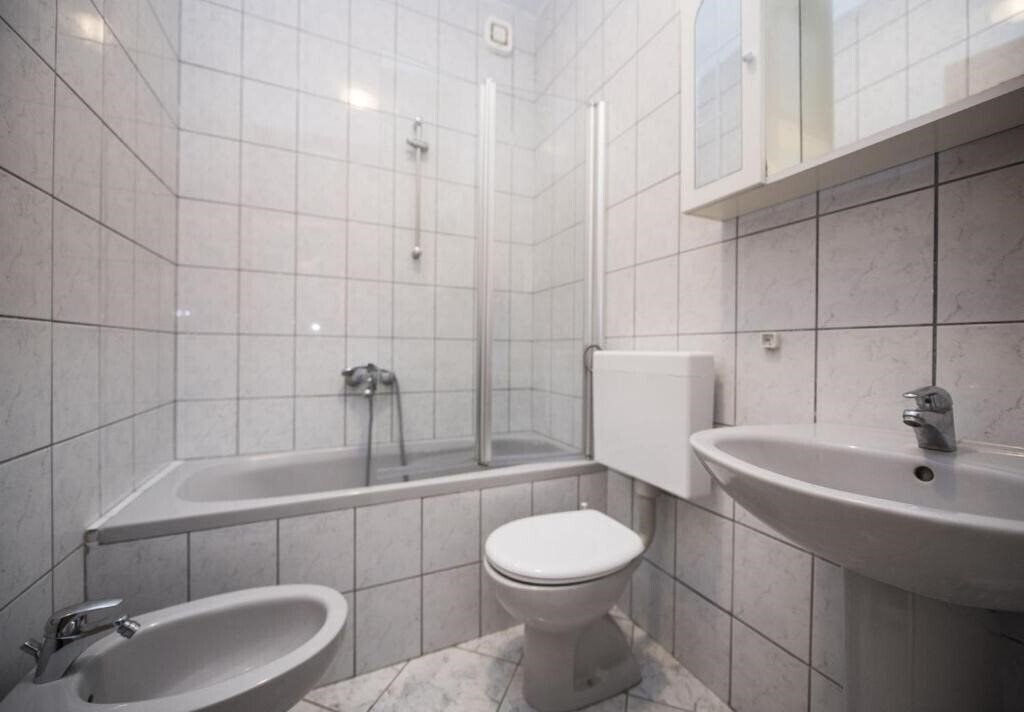 Фотографія App Robert 3*