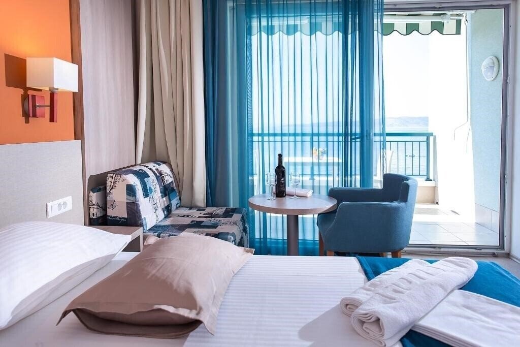 Фото Villa Loznica 4*