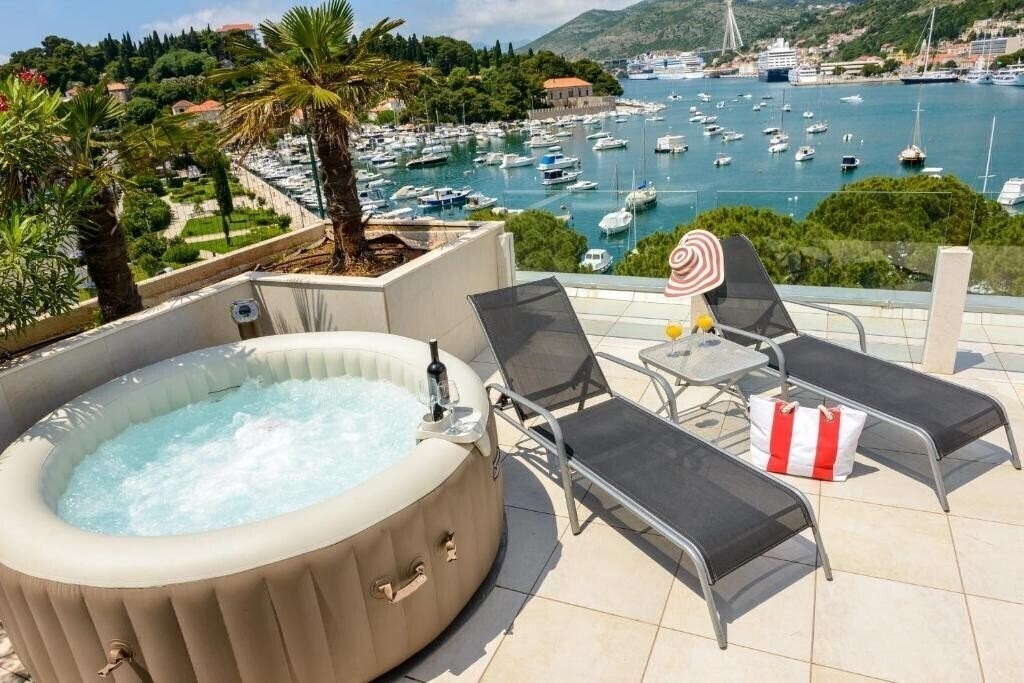 Фотографія Adriatic Deluxe Apartments 4*
