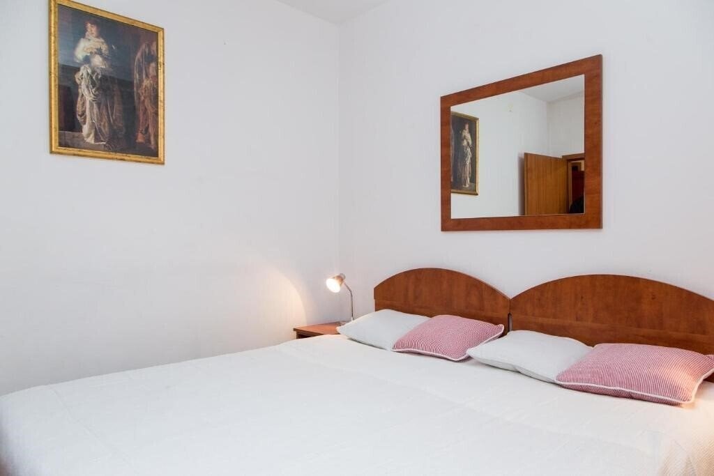 Отель Apartments Lepur 3*