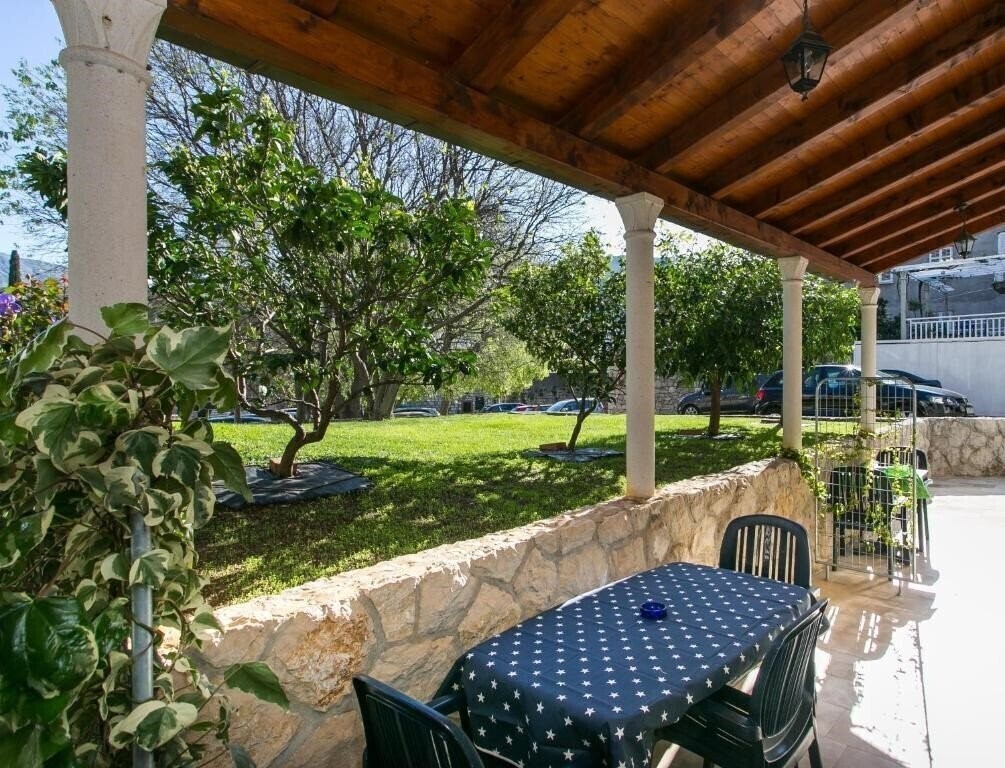 Готель Apartments Radic 3*
