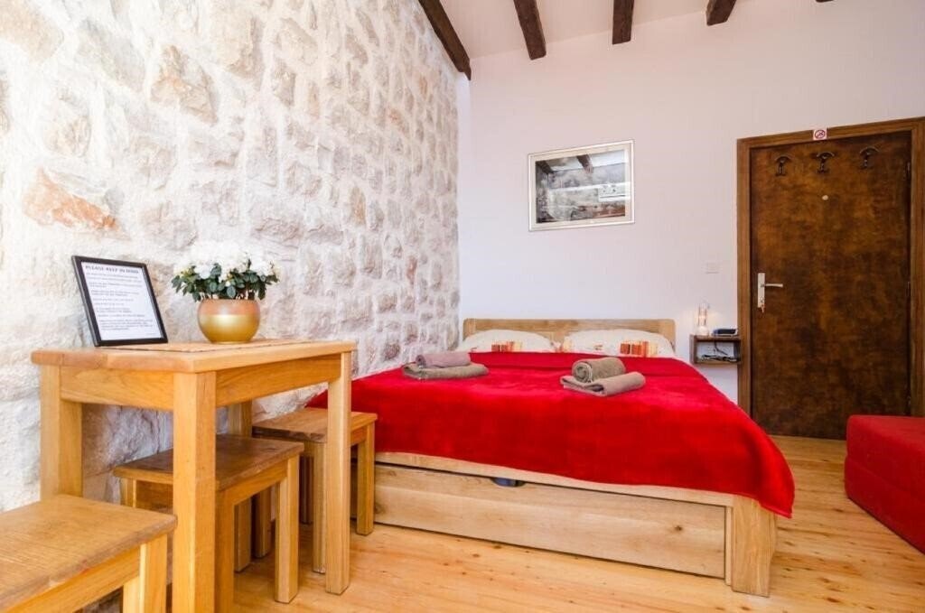 Зображення Eddie's Sea View Rooms Old Town 3*