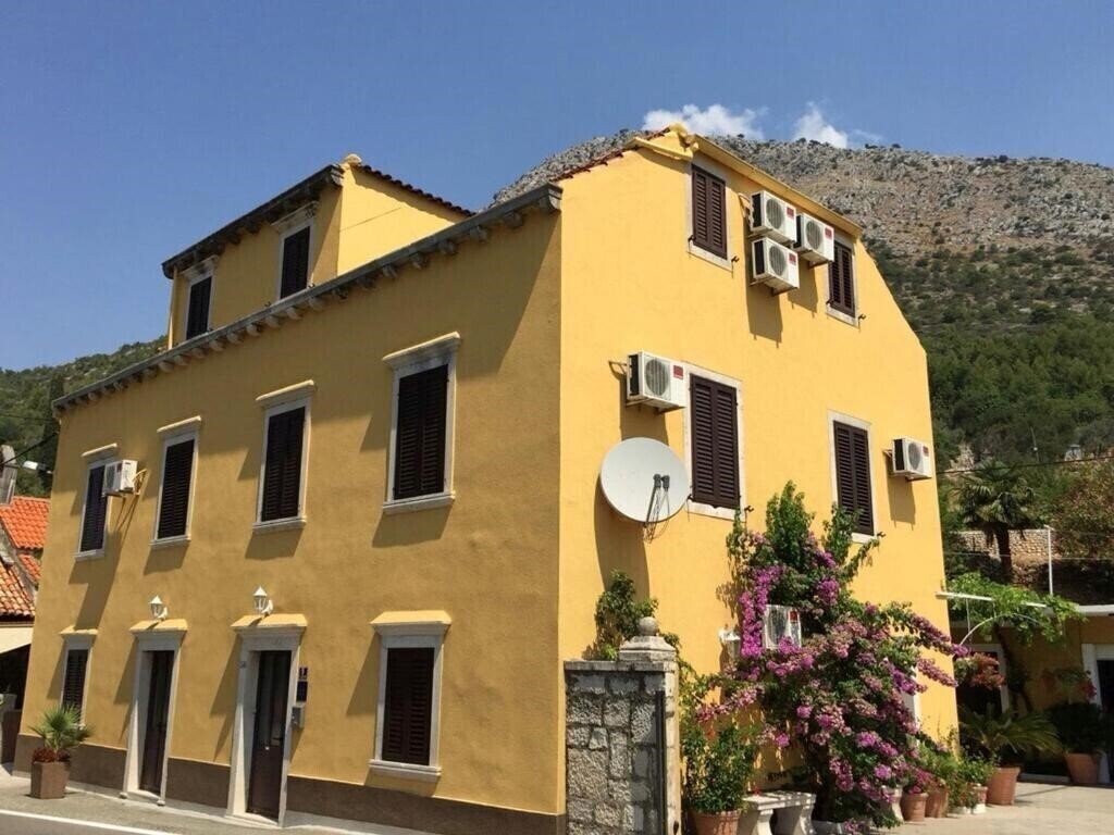 Готель Rooms Mozara 3*