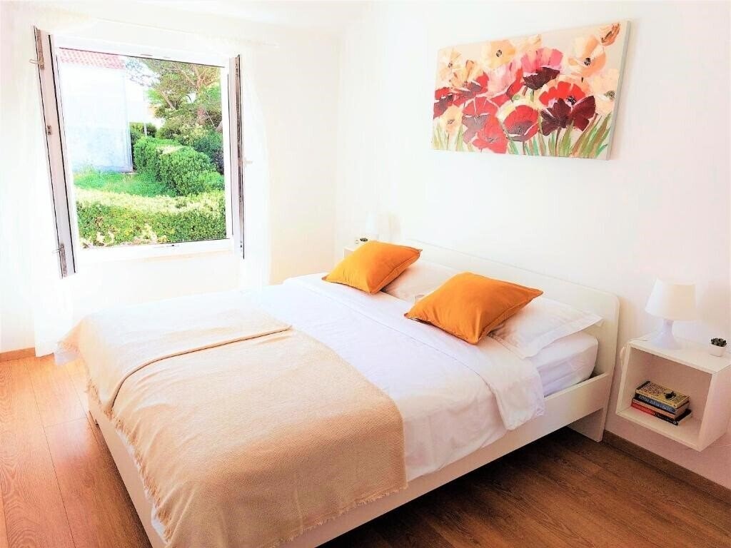 Фото Apartment Tina 4*