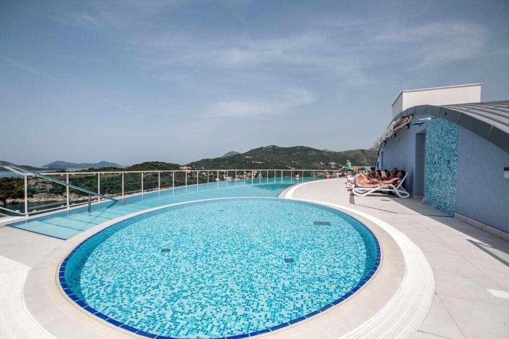 Готель Villa Paradiso 2 4*