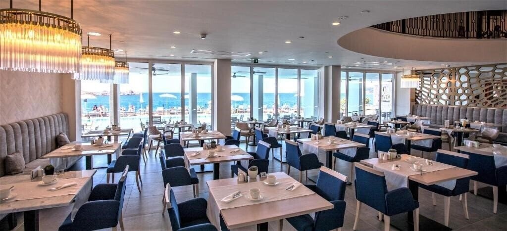 Картинка Royal Blue Hotel 5*