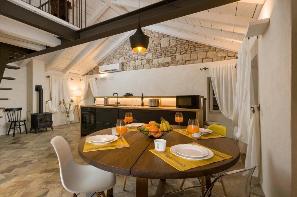 Отель Apartment House Lina 3*