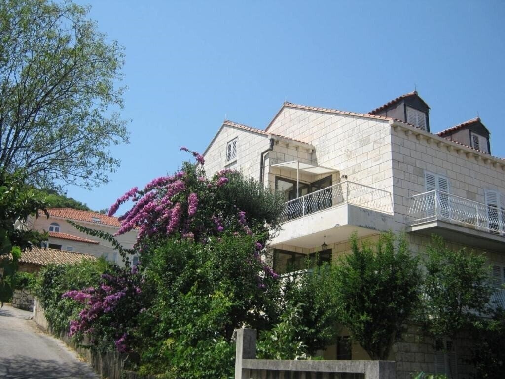Готель Apartments & Rooms Artemida 3*