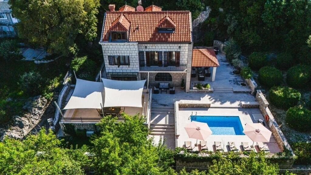 Отель Villa Franica 4*