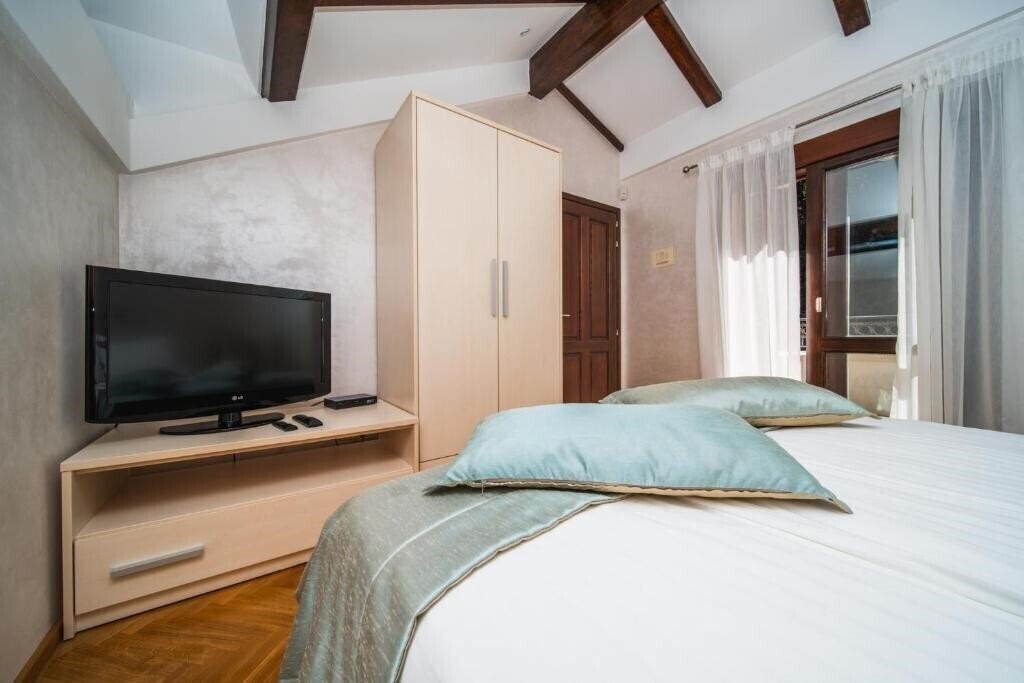 Фото Villa Franica 4*