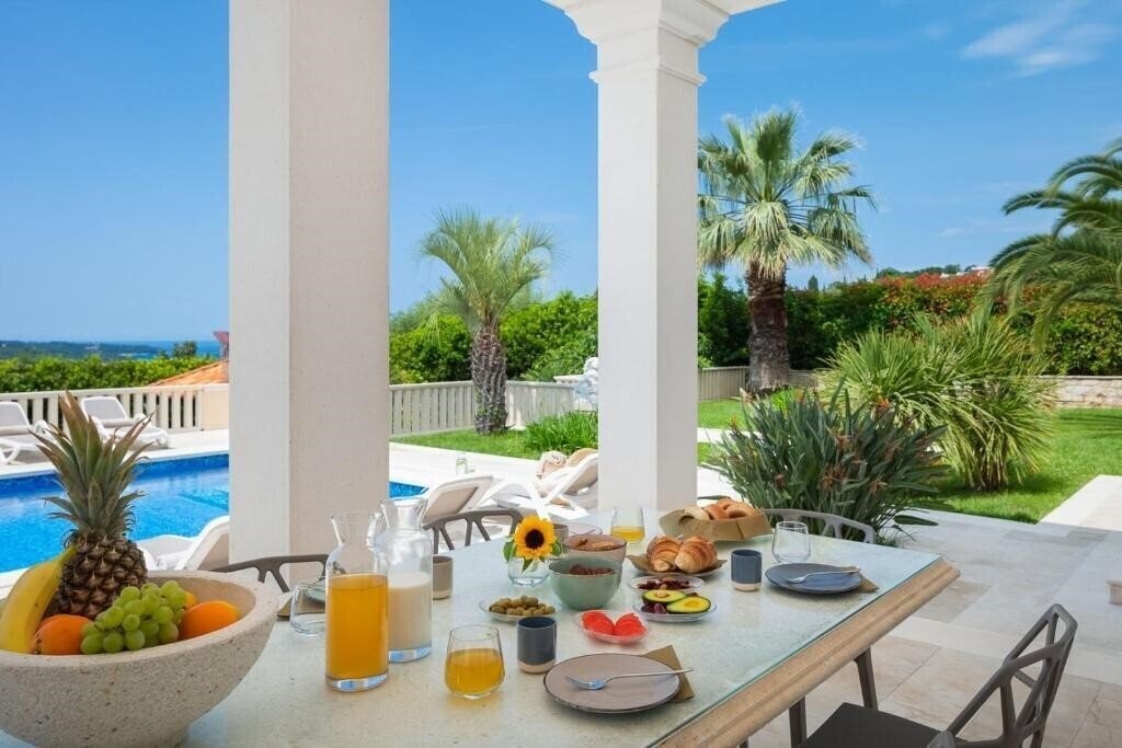 Фотография La Villa House 3*