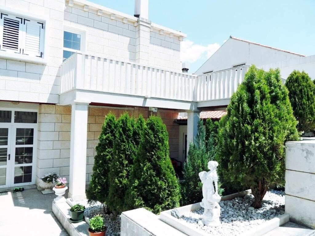 Отель Adria Apartments Dubrovnik 4*