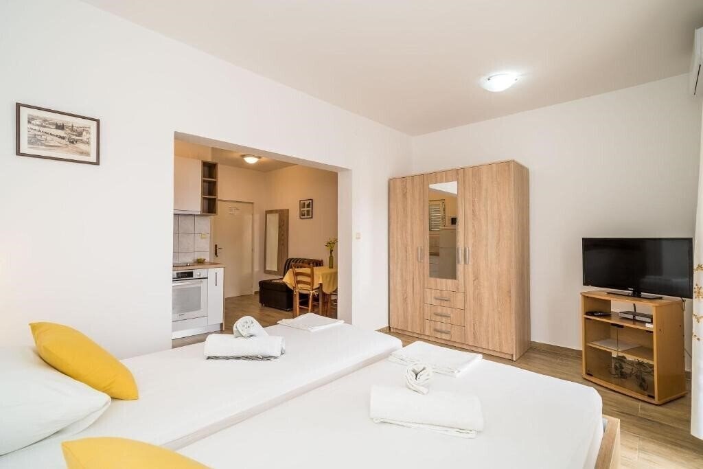 Фото Apartments & Rooms Nenada 3*