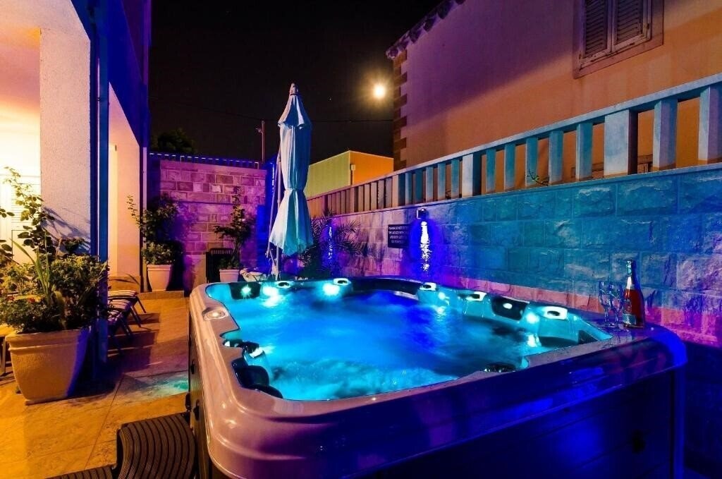 Зображення Apartments Aura 4*
