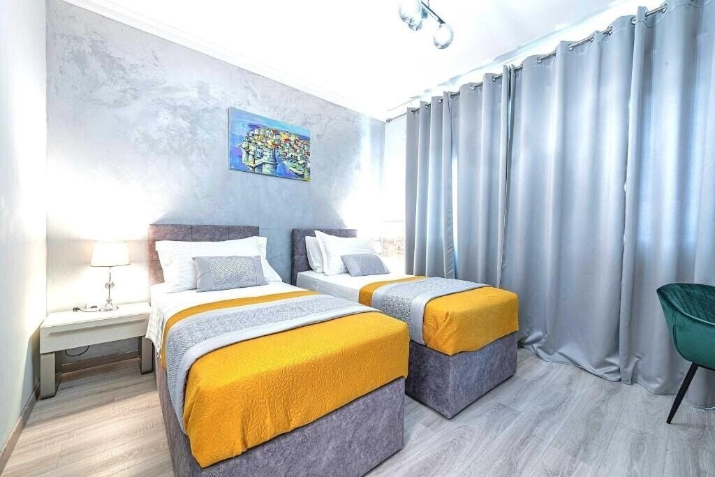 Готель Apartments Dubelj 3*